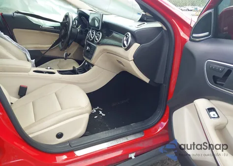 2015 Mercedes-Benz Gla 250 4Matic z USA, uszkodzony, nr VIN WDCTG4GB3FJ065879